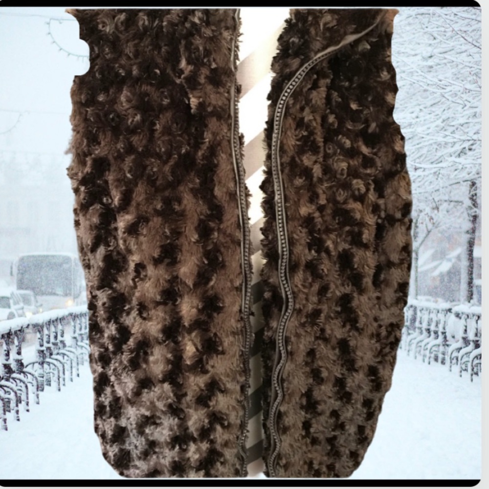 Gorgeous brown fluffy vest to die for soft and snuggly